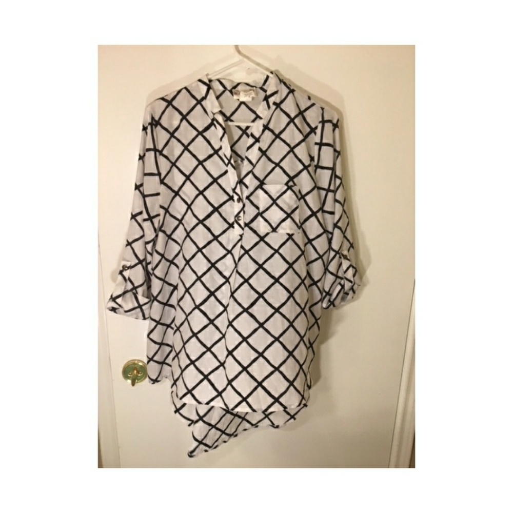 🌙 Lavish Black and White Polyester Blouse M 🌙
